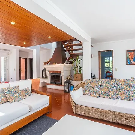 Aberta Fofa - Spacious 5 Bedroom - Situated In Portuguese Countryside 40 Km From Lisbon Alfarim