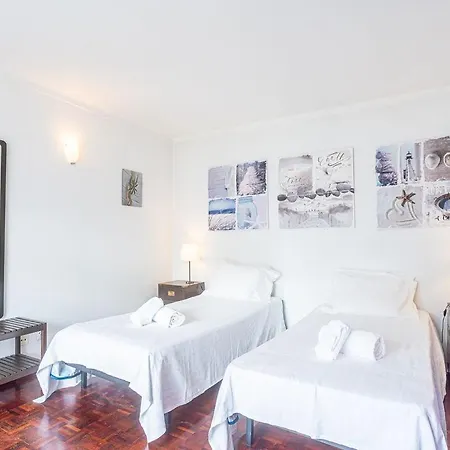 Vila Aberta Fofa - Spacious 5 Bedroom - Situated In Portuguese Countryside 40 Km From Lisbon *