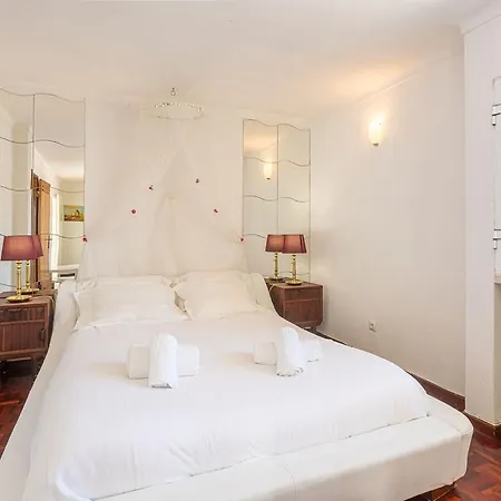 Aberta Fofa - Spacious 5 Bedroom - Situated In Portuguese Countryside 40 Km From Lisbon Vila *