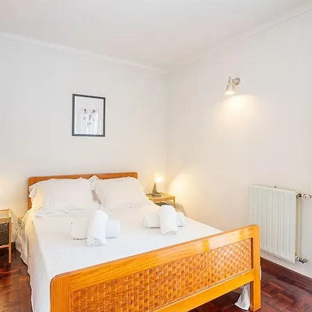 Vila Aberta Fofa - Spacious 5 Bedroom - Situated In Portuguese Countryside 40 Km From Lisbon *